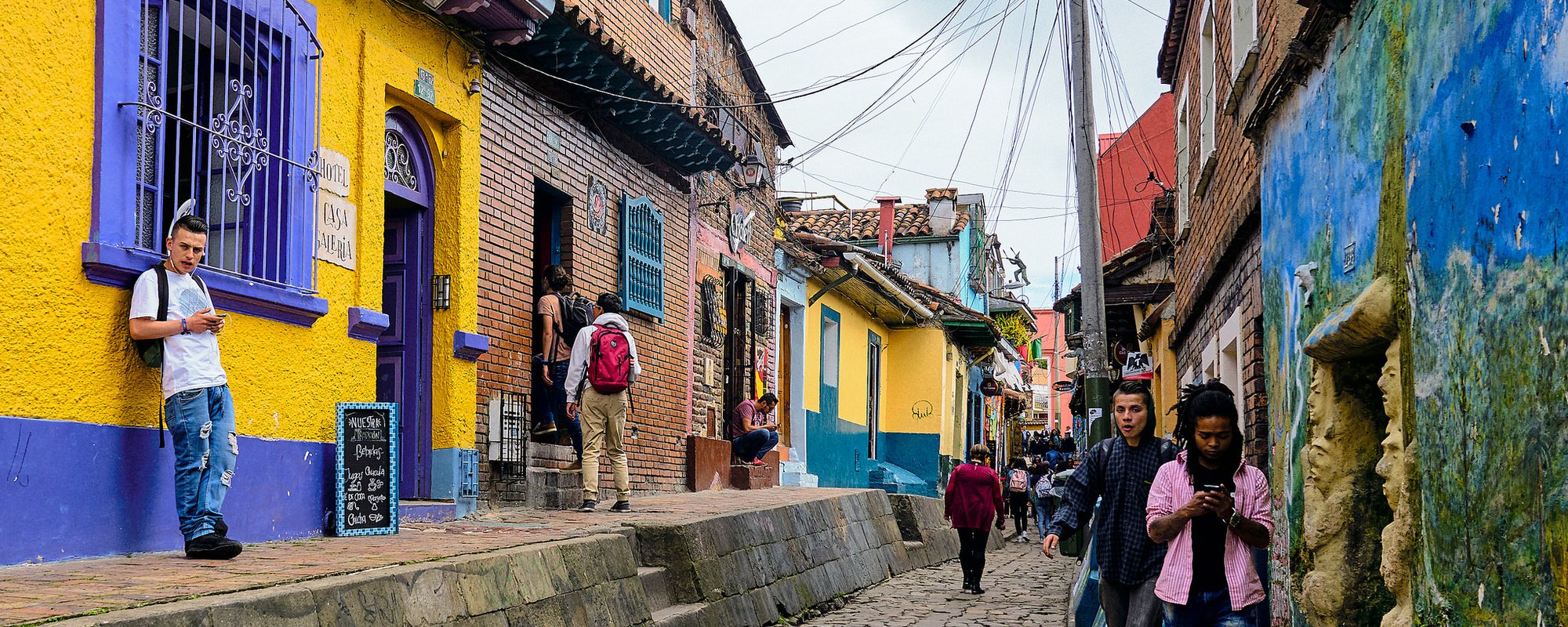 The right of indigenous peoples to free, prior and informed consultation: An information and reflection guide for its application from the perspective of Human Rights